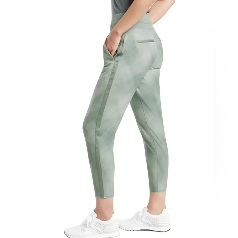 Athleta Nolita Slim Tapered Crop Pant Denali Minimalistic Green Gray Size 10 - Picture 9 of 16